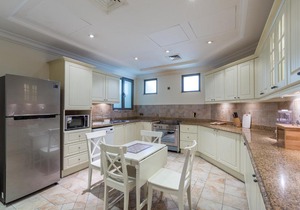 Chic 4BR Villa with Assistant Room and Private Pool on Palm Jumeirah by Deluxe Holiday Homes