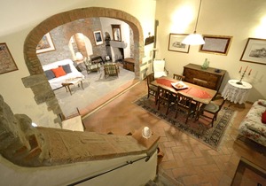 City/Village Apartment in Cortona with 2 bedrooms sleeps 6