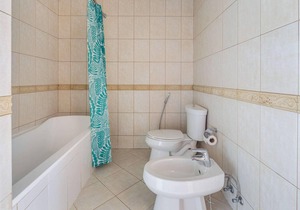 Cozy 1BR in Landscaped Community, Motor City