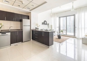 Elegant 1BR w/ Serene Dubai Marina Views!