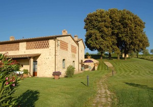Fieno - Holiday Rental with swimming pool near San Gimignano, Tuscany