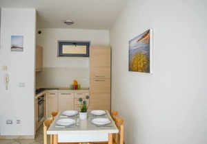 G.Bay C18 - First floor apartment with balcony and hill view
