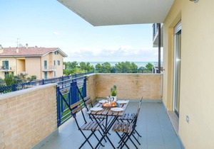 G.Bay C18 - First floor apartment with balcony and hill view