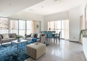 Gorgeous 2BR Apt with Incredible Marina Views!