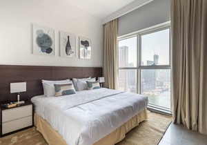 Gorgeous 2BR Apt with Incredible Marina Views!