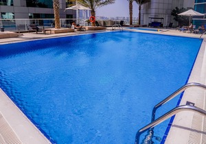 Gorgeous Marina Views in Naturally Lit One Bedroom