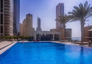 Gorgeous Marina Views in Naturally Lit One Bedroom