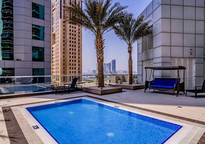 Gorgeous Marina Views in Naturally Lit One Bedroom