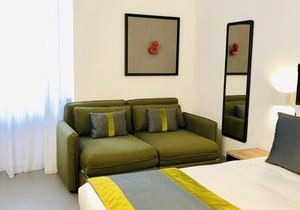 Green Room 1 - 133