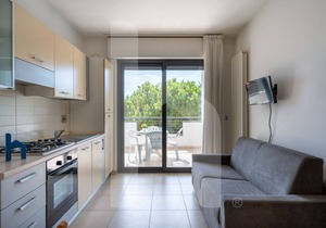 Holiday Rendez Vous 28 - Second floor apartment with side sea view