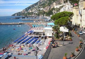 House overlooking the Cathedral, beach, shops and bars a few meters
