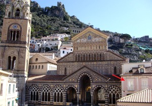 House overlooking the Cathedral, beach, shops and bars a few meters