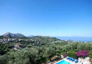 Independent villa with private swimming pool, located in the Sorrento peninsula.
