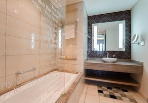 KeyHost - Luxury 1 BR Apt in Paramount Towers by Damac - K3830