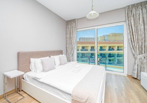 Lago Vista A | Studio