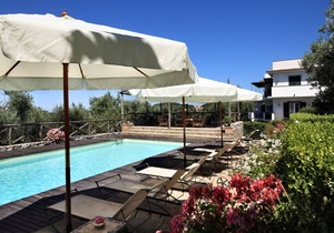 Le Capannelle-Figaro 2 Bedrooms Residence Apartment with Pool, Parking, AC, Sea Views
