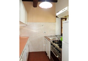 Lovely apartment in villa for 6 guests with pool, WIFI, patio, pets allowed and parking