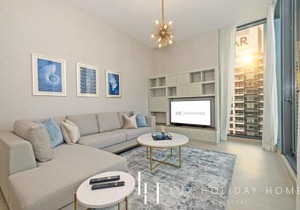 LUX Contemporary Suite with Full Marina View 5