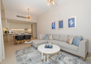 LUX Contemporary Suite with Full Marina View 5