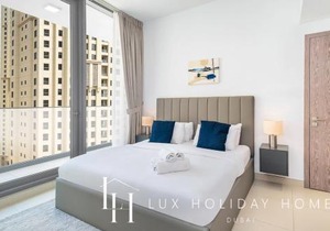 LUX Contemporary Suite with Full Marina View 6