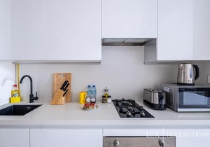 LUX - Marquise Square Studio Suite 1