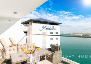 LUX - Opulent Island Suite Burj Khalifa View 2