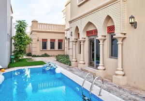 Luxurious 6 bedrooms Villa in Palm Jumeirah