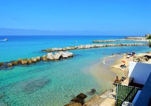 Marina Holiday Home - House by the sea, 10 meters from the beach - Pizzo Calabria