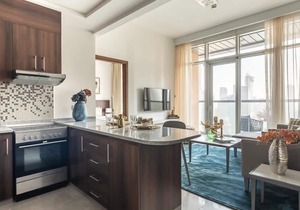 Modern 1BR Apartment with Marina Views!