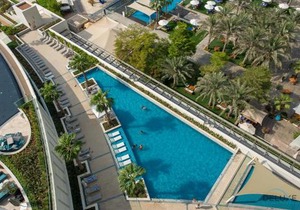 Modern 1BR Oasis in Prime Location, Book Now by Deluxe Holiday Homes