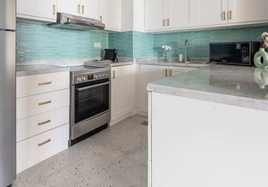 Modern 2BR Apt with Stunning Marina Views!