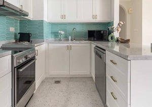 Modern 2BR Apt with Stunning Marina Views!
