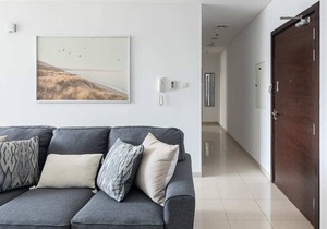 Modern & Serene 2BR Apartment with Marina Views!