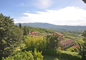 Nice apartment for 2 guests with pool, WIFI, TV, panoramic view and parking, close to Arezzo