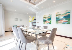 Posh 5BR Villa with Private Pool on Palm Jumeirah