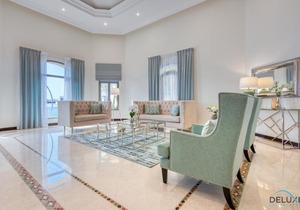 Posh 5BR Villa with Private Pool on Palm Jumeirah