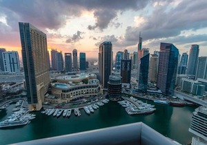 Quintessential Quarters - Breathtaking 29th Floor Views