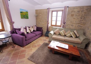 Rancale-Beautiful and Imposing Stone Farmhouse with Pool in Quiet Valley Setting