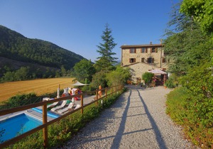 Rancale-Beautiful and Imposing Stone Farmhouse with Pool in Quiet Valley Setting