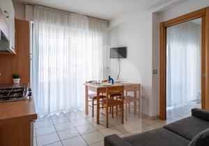 Second floor apartment with sea view
