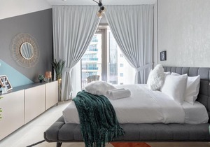 Stella Stays Bright Studio Dubai JBR Beach Netflix