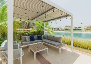 Stella Stays Brilliant 4 BDR Palm Villa Beach Private Pool