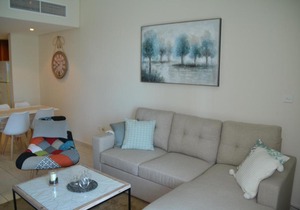 Stunning Lake Views in Dubai JLT