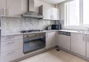 Stylish and Luxurious 2BR With Study in Downtown!