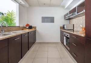 Stylish & Vibrant 1BR Apartment in Dubai Marina