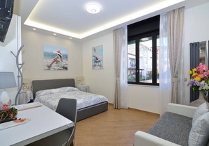 SUITE CASERTA DELUXE near the Royal Palace of Caserta, WIFI, Netflix, parking ...