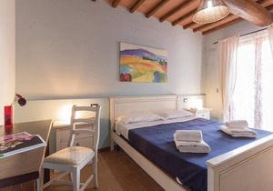 These 4 cosy country apartments are located at the edge of a pretty village.