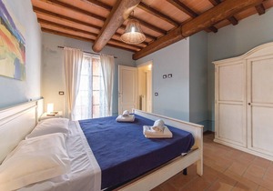 These 4 cosy country apartments are located at the edge of a pretty village.