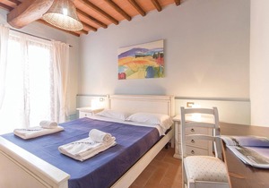 These 4 cosy country apartments are located at the edge of a pretty village.