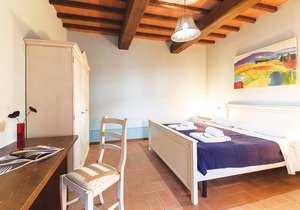 This property is one of four very cosy apartments which are located at the edge of a pretty traditio